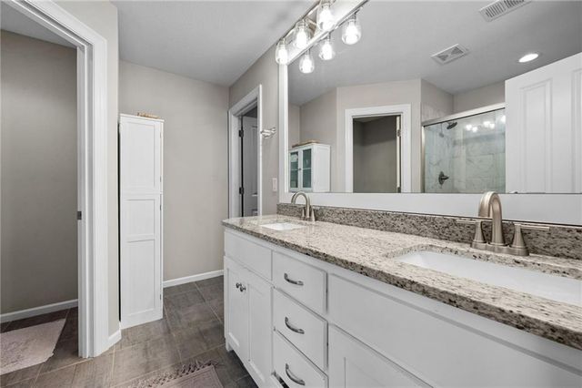 12621 CHARLOTTE Street, Kansas City, MO 64146