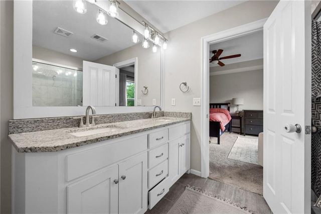 12621 CHARLOTTE Street, Kansas City, MO 64146