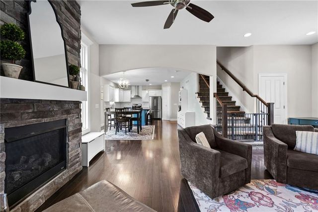 12621 CHARLOTTE Street, Kansas City, MO 64146