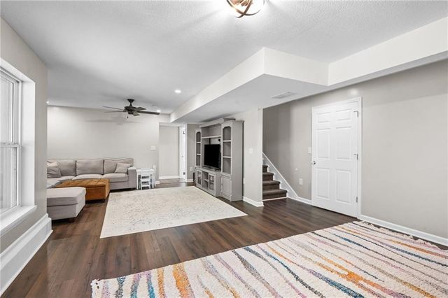 12621 CHARLOTTE Street, Kansas City, MO 64146