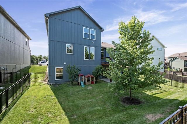 12621 CHARLOTTE Street, Kansas City, MO 64146