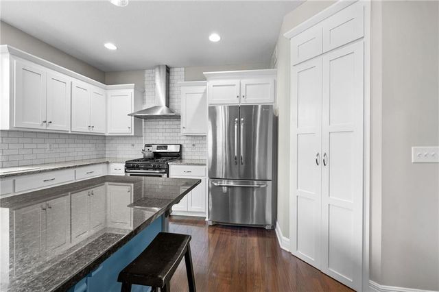 12621 CHARLOTTE Street, Kansas City, MO 64146