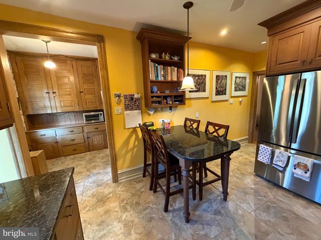223 SUMMIT AVE, Jenkintown, PA 19046