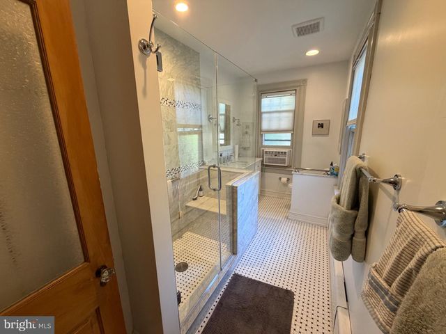223 SUMMIT AVE, Jenkintown, PA 19046