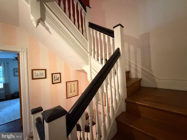 223 SUMMIT AVE, Jenkintown, PA 19046