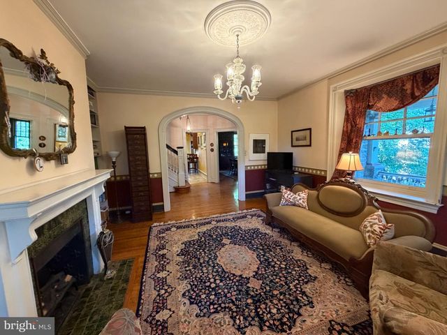 223 SUMMIT AVE, Jenkintown, PA 19046