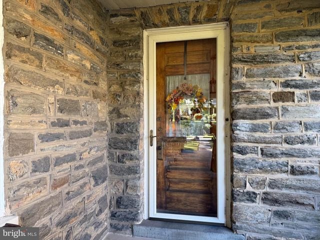 223 SUMMIT AVE, Jenkintown, PA 19046