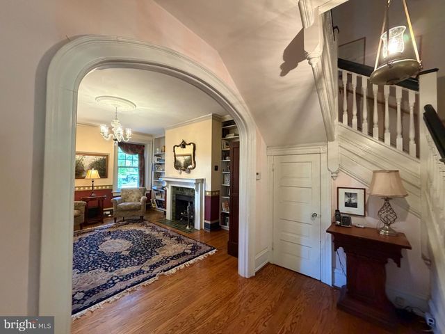 223 SUMMIT AVE, Jenkintown, PA 19046