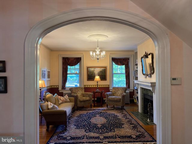 223 SUMMIT AVE, Jenkintown, PA 19046