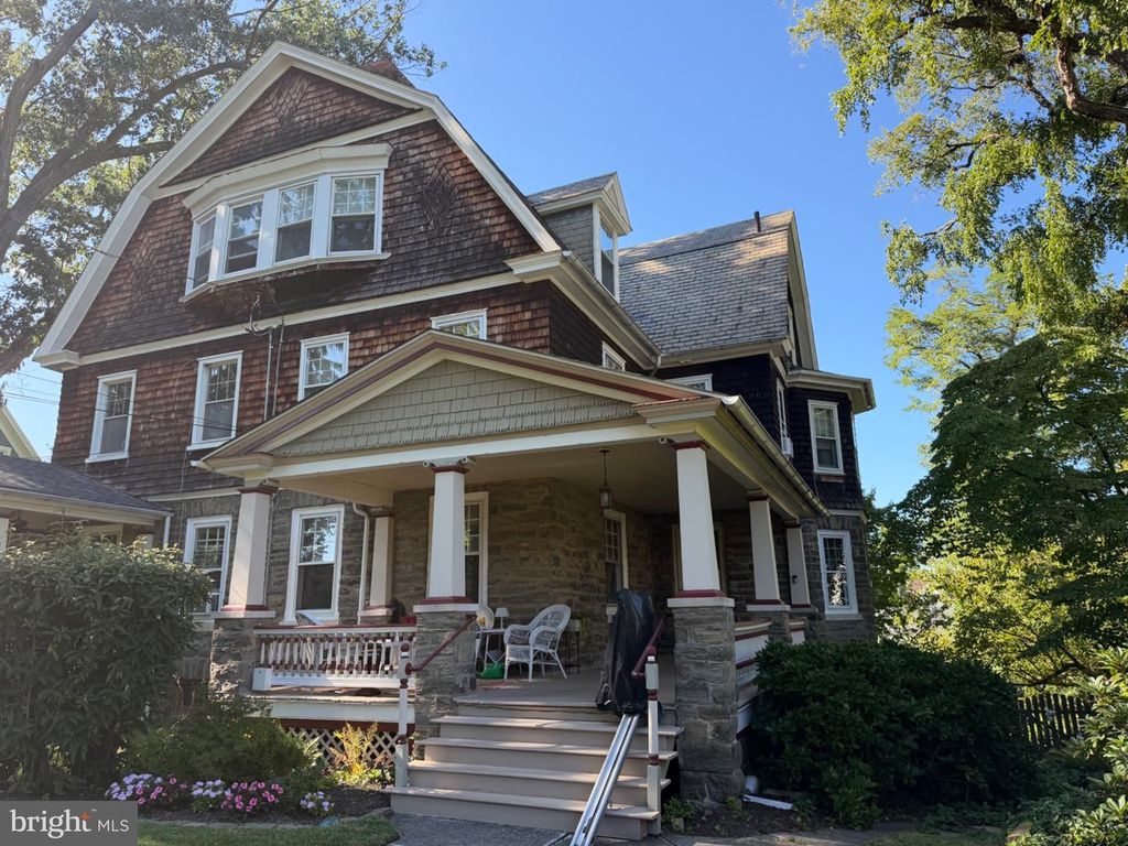 223 SUMMIT AVE, Jenkintown, PA 19046