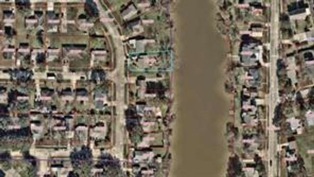 702 E Park Street, Sugar Land, TX 77498