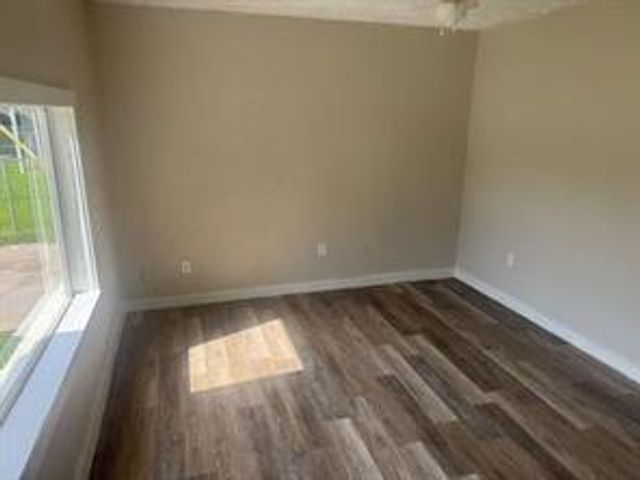 702 E Park Street, Sugar Land, TX 77498