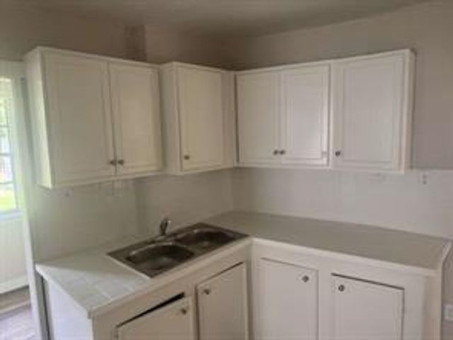 702 E Park Street, Sugar Land, TX 77498