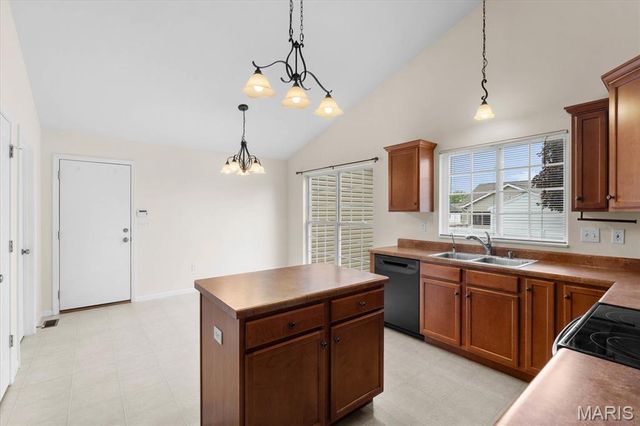 724 E Wesley Drive, O'fallon, IL 62269