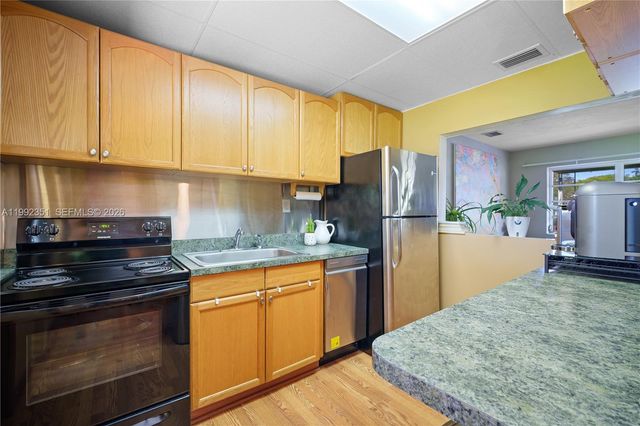 14031 NW 5th Ave, Miami, FL 33168