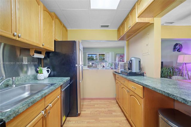 14031 NW 5th Ave, Miami, FL 33168