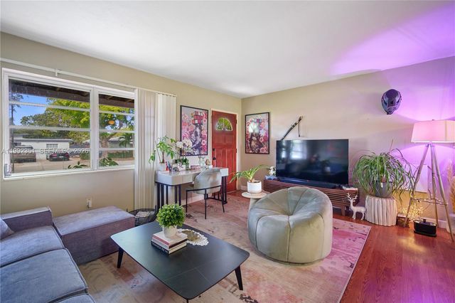 14031 NW 5th Ave, Miami, FL 33168