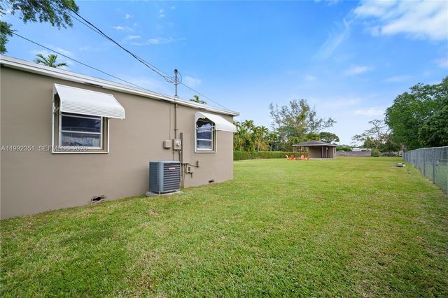 14031 NW 5th Ave, Miami, FL 33168