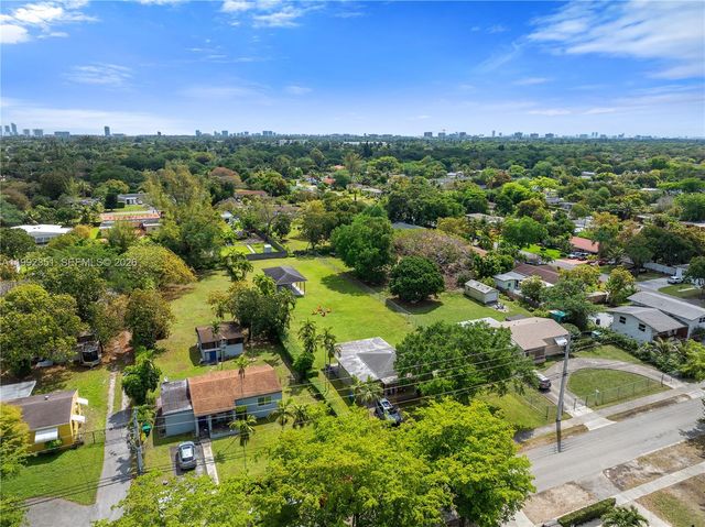 14031 NW 5th Ave, Miami, FL 33168