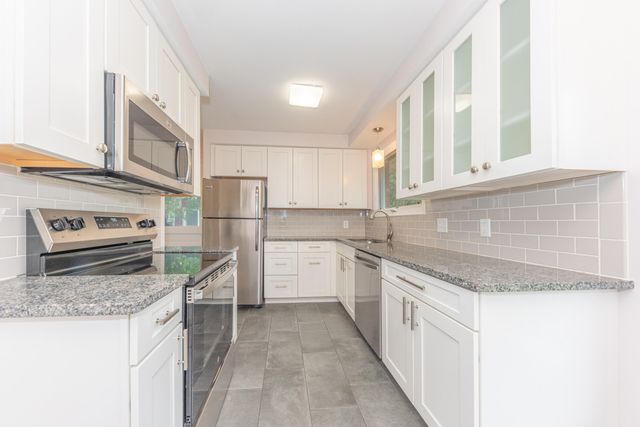 1517 Catalina Drive, Ann Arbor, MI 48103