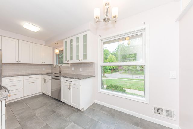 1517 Catalina Drive, Ann Arbor, MI 48103