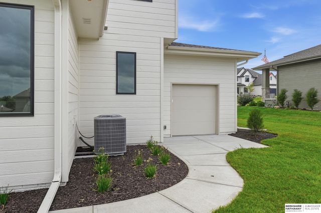 12610 S 79th Street, Papillion, NE 68046