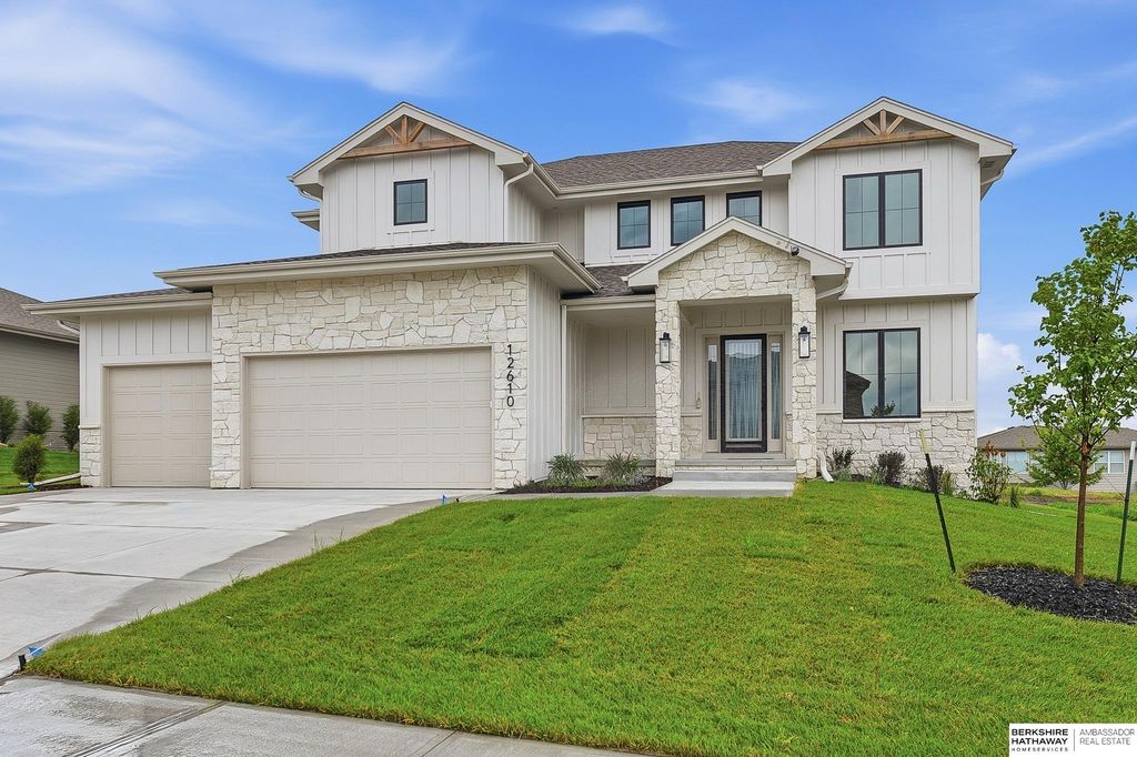 12610 S 79th Street, Papillion, NE 68046