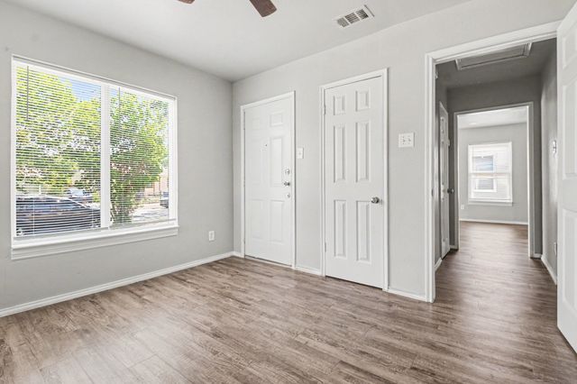 2475 Volga Avenue, Dallas, TX 75216