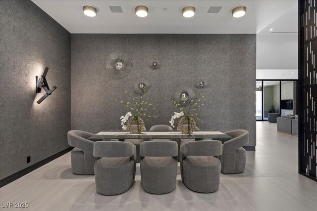 38 Skybird Court, Las Vegas, NV 89135