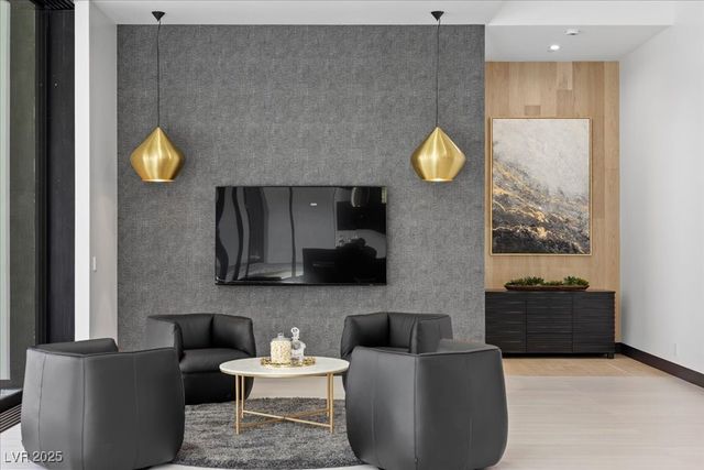 38 Skybird Court, Las Vegas, NV 89135