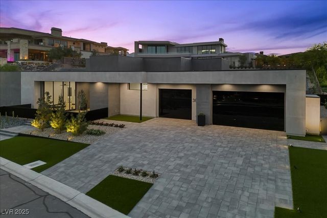 38 Skybird Court, Las Vegas, NV 89135