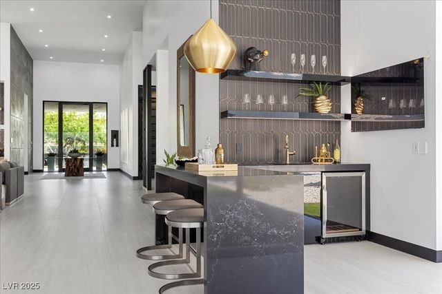 38 Skybird Court, Las Vegas, NV 89135