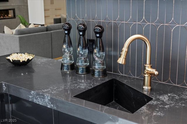 38 Skybird Court, Las Vegas, NV 89135