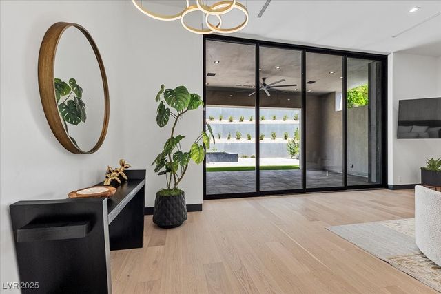 38 Skybird Court, Las Vegas, NV 89135