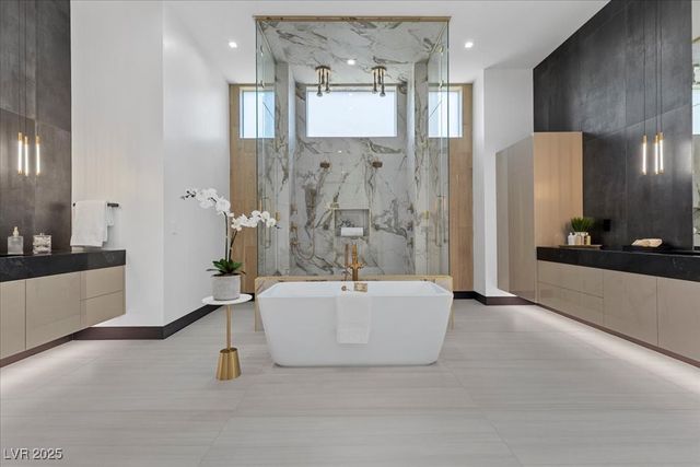 38 Skybird Court, Las Vegas, NV 89135