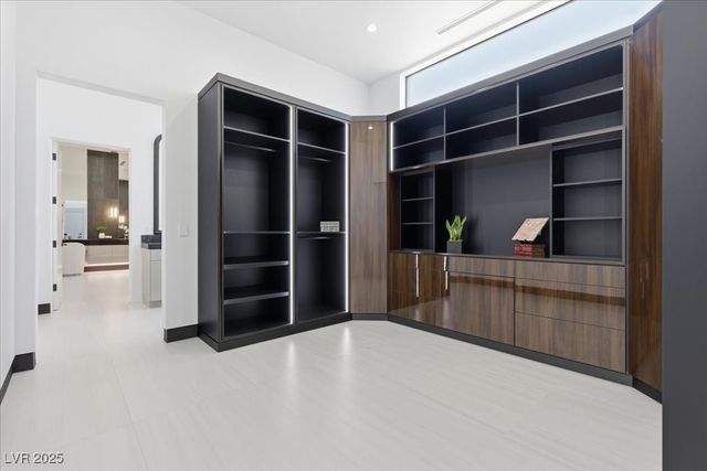 38 Skybird Court, Las Vegas, NV 89135