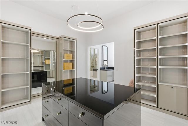 38 Skybird Court, Las Vegas, NV 89135