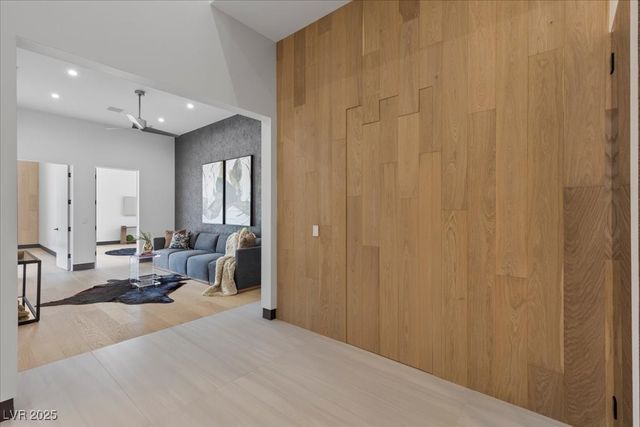 38 Skybird Court, Las Vegas, NV 89135