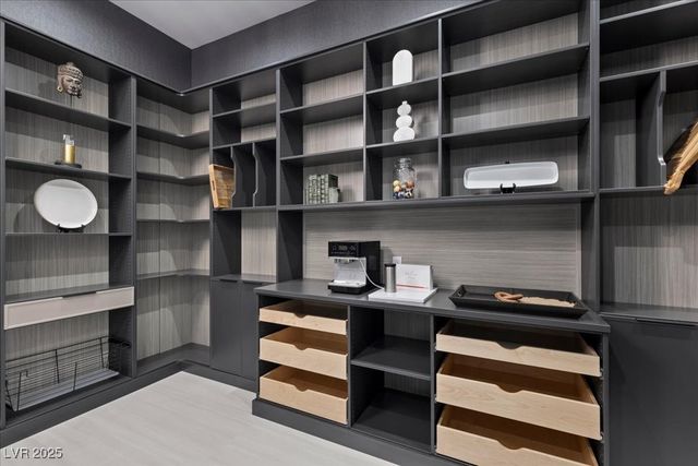 38 Skybird Court, Las Vegas, NV 89135