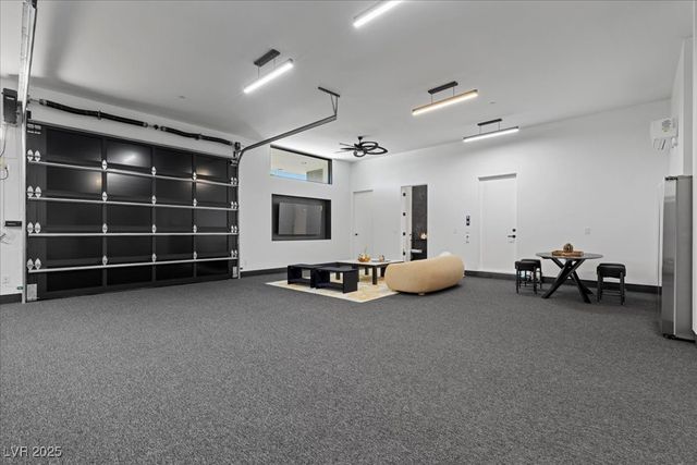 38 Skybird Court, Las Vegas, NV 89135