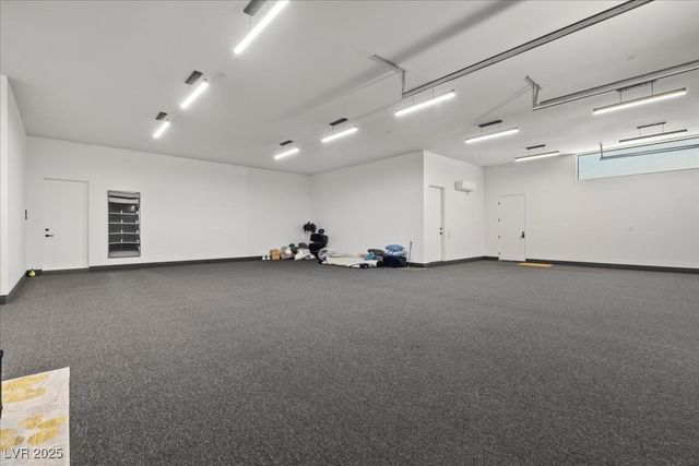 38 Skybird Court, Las Vegas, NV 89135