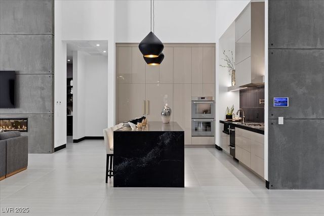 38 Skybird Court, Las Vegas, NV 89135