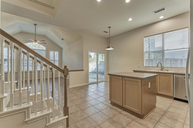 89 N Apple Springs Circle, The Woodlands, TX 77382