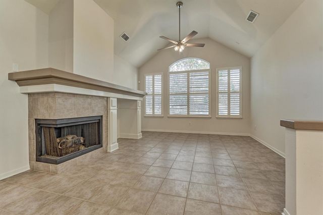 89 N Apple Springs Circle, The Woodlands, TX 77382