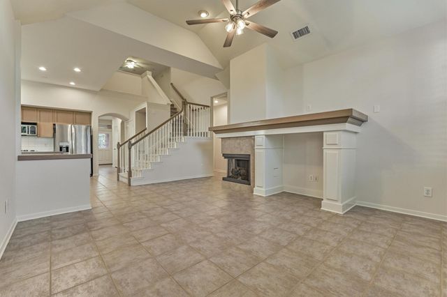 89 N Apple Springs Circle, The Woodlands, TX 77382