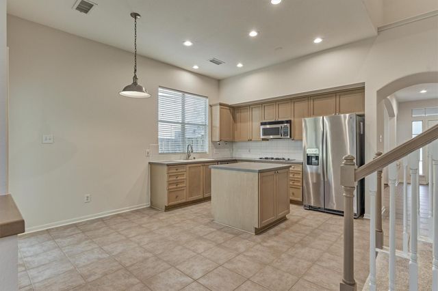 89 N Apple Springs Circle, The Woodlands, TX 77382