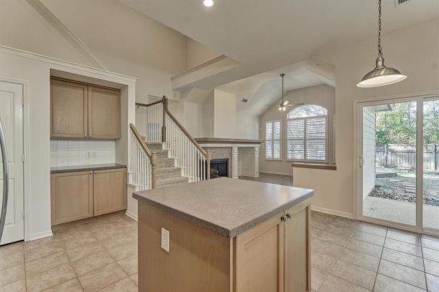 89 N Apple Springs Circle, The Woodlands, TX 77382