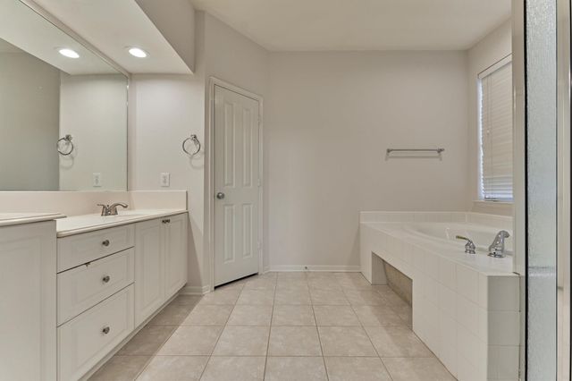 89 N Apple Springs Circle, The Woodlands, TX 77382