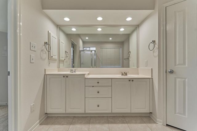 89 N Apple Springs Circle, The Woodlands, TX 77382