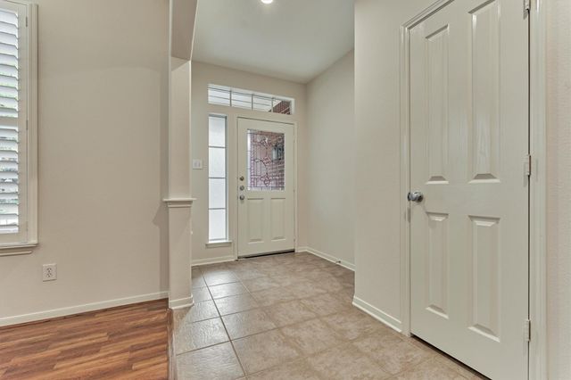 89 N Apple Springs Circle, The Woodlands, TX 77382